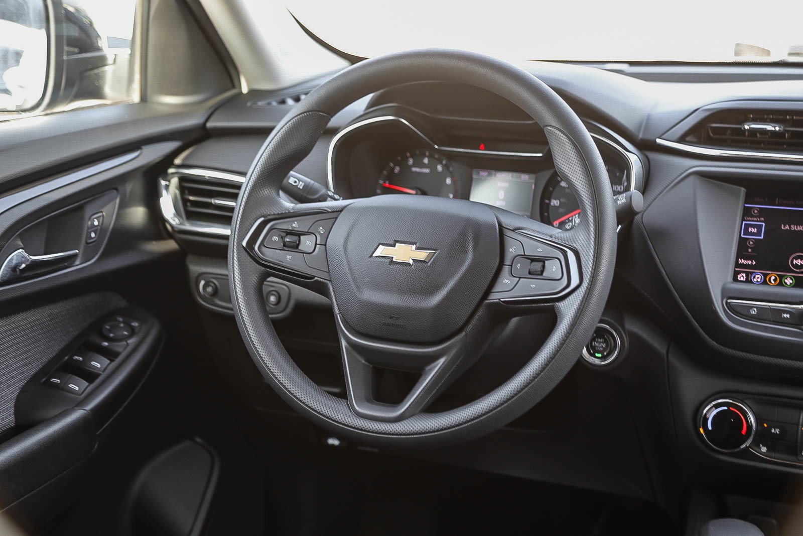 Used 2023 Chevrolet TrailBlazer LT FWD image 15