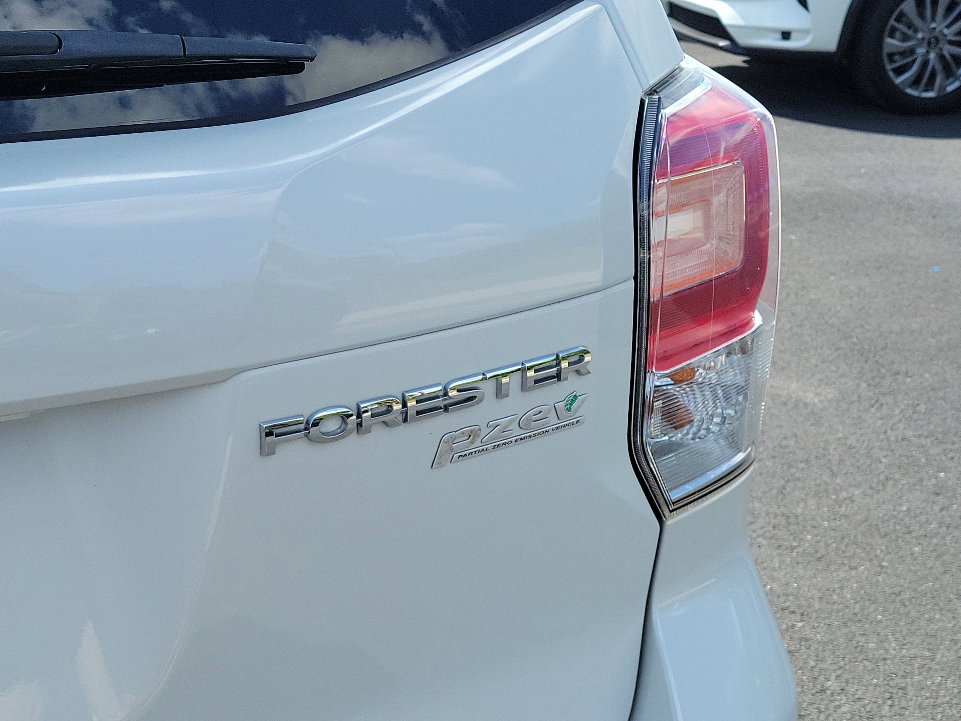 Used 2017 Subaru Forester 2.5i Premium image 11