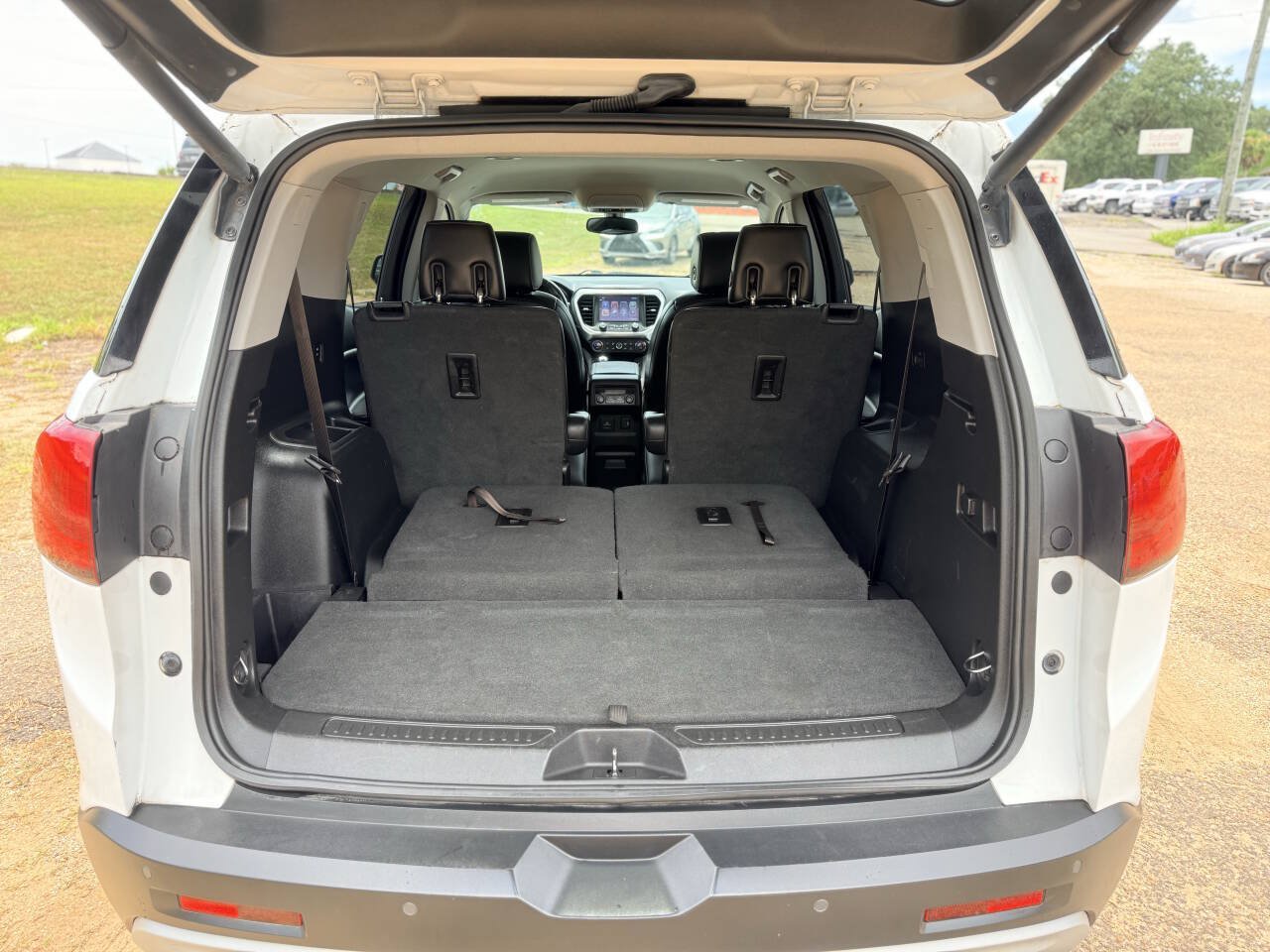 Used 2019 GMC Acadia SLT FWD image 9