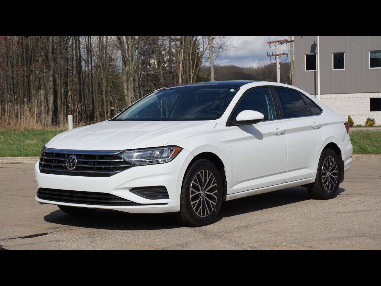 Used 2021 Volkswagen Jetta SE FWD image 1