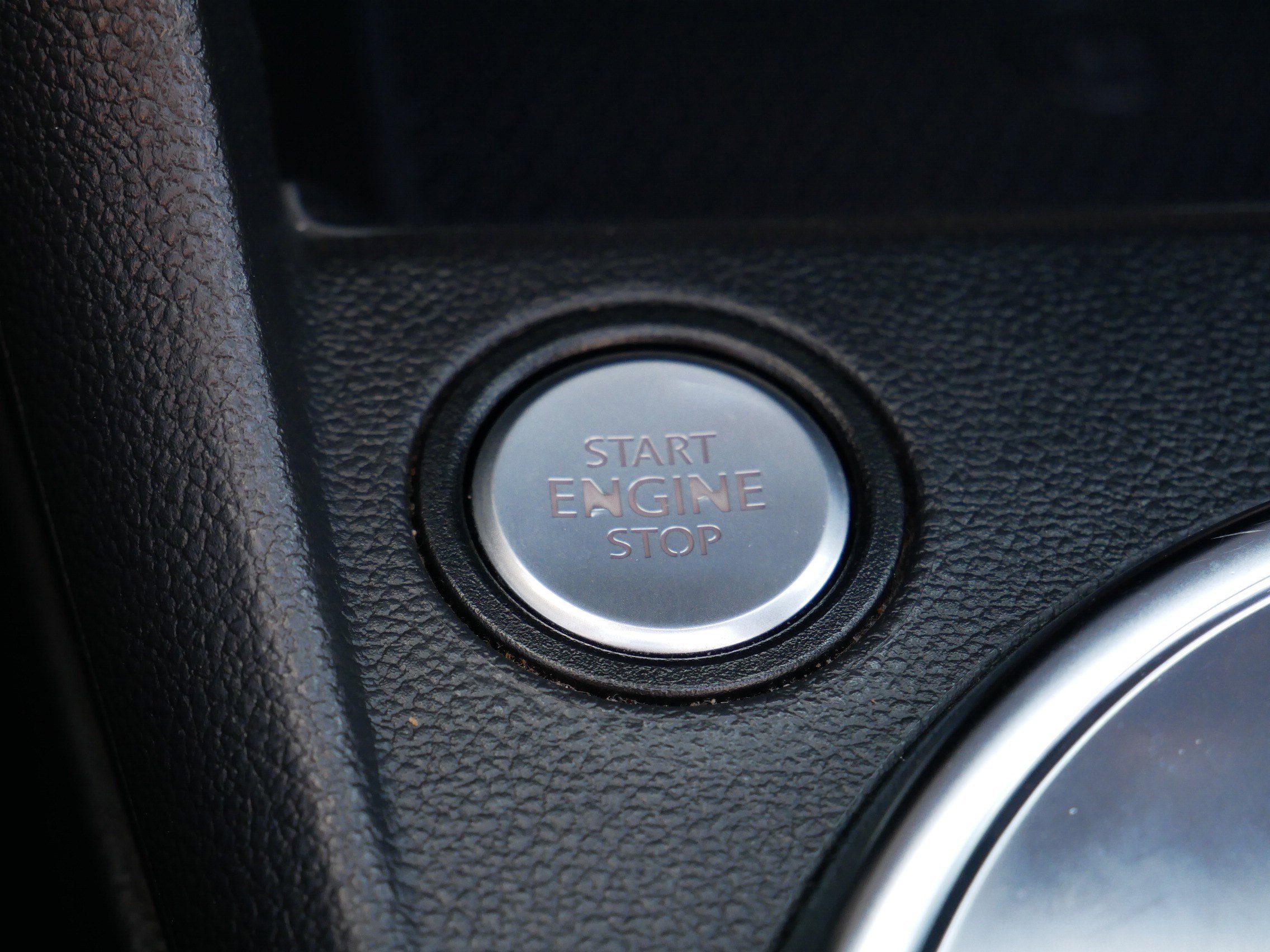 Used 2013 Volkswagen Beetle TDI image 32