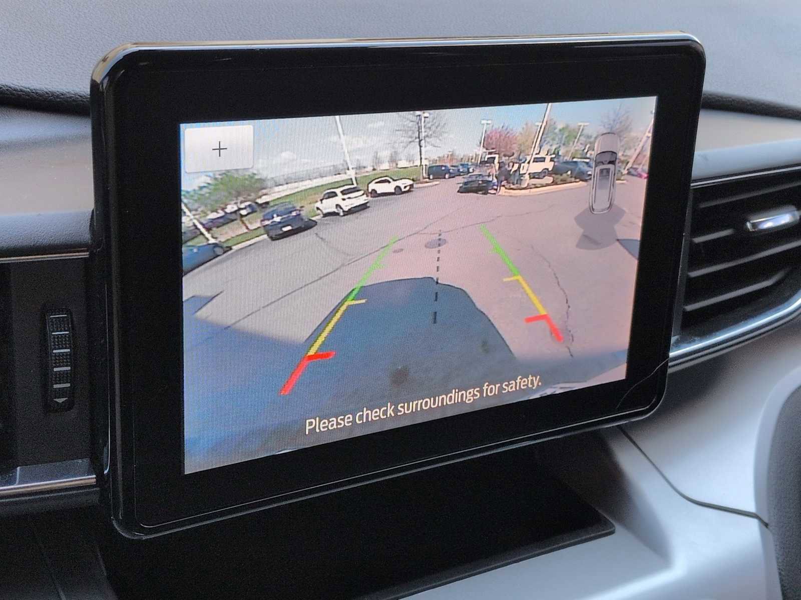 Used 2021 Ford Explorer XLT w/ Equipment Group 202A AWD/4WD image 29