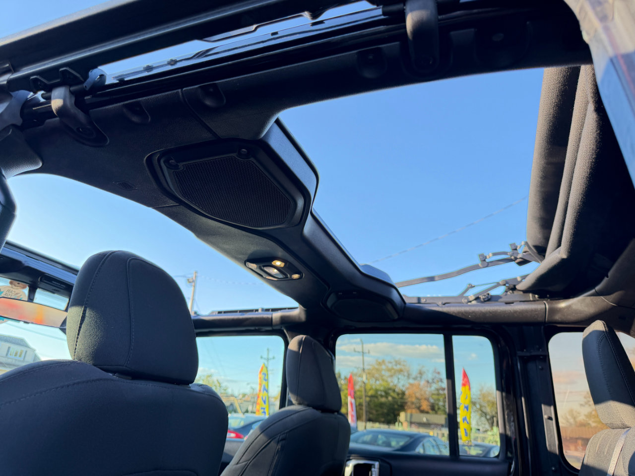 Used 2019 Jeep Wrangler Unlimited Sport S image 29