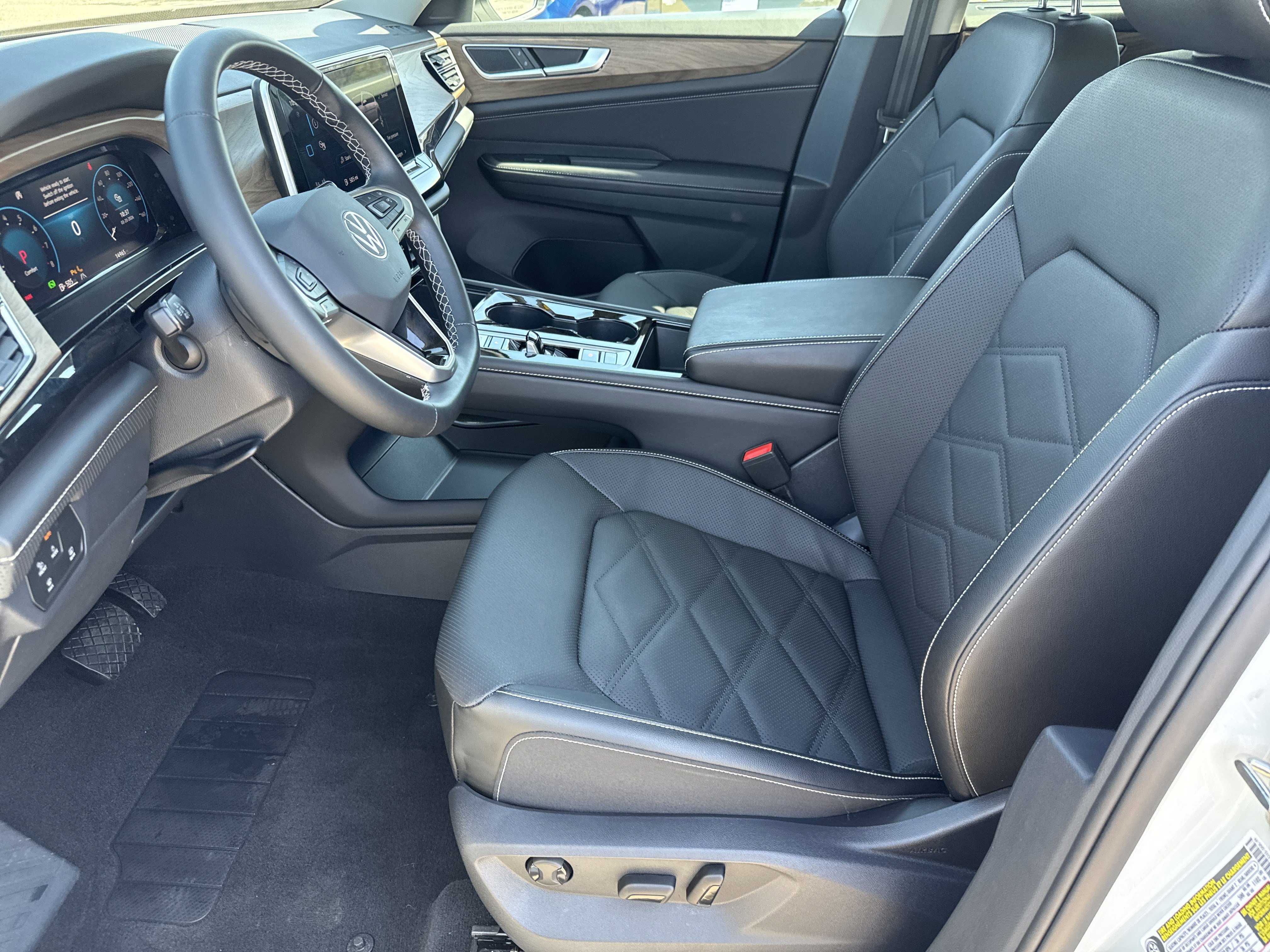 Used 2025 Volkswagen Atlas SE image 5