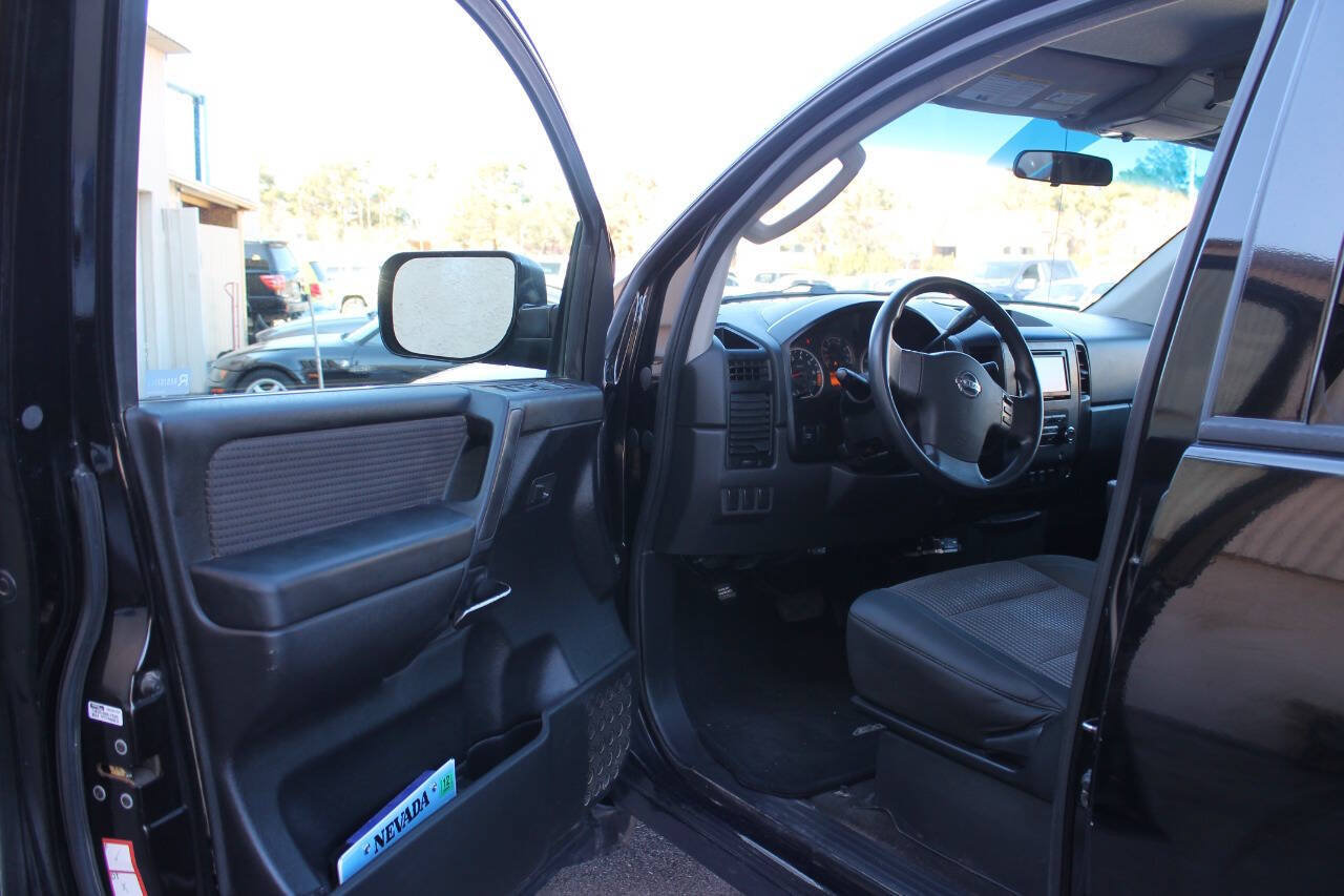 Used 2010 Nissan Titan SE RWD image 17