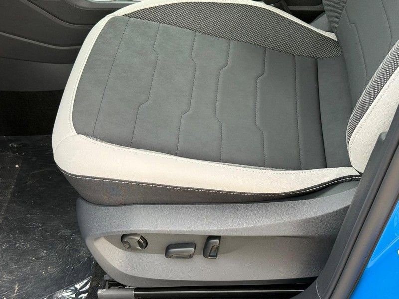 New 2026 Volkswagen Taos SE AWD/4WD image 16