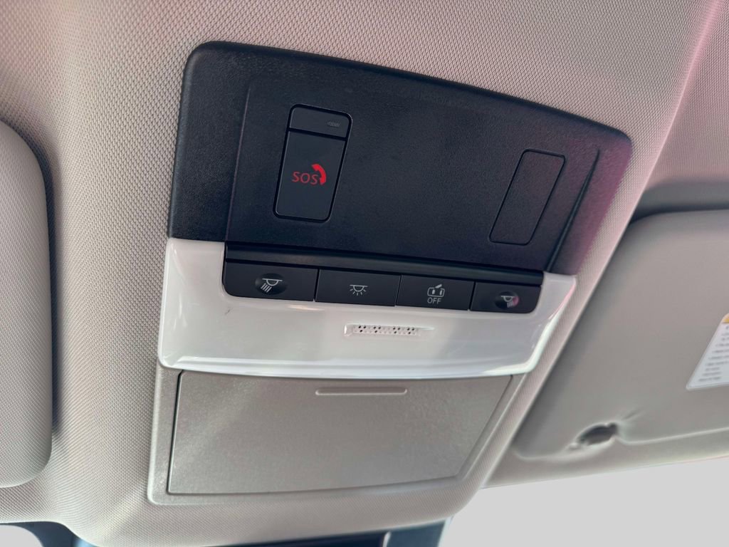Certified 2025 Nissan Rogue SV image 30