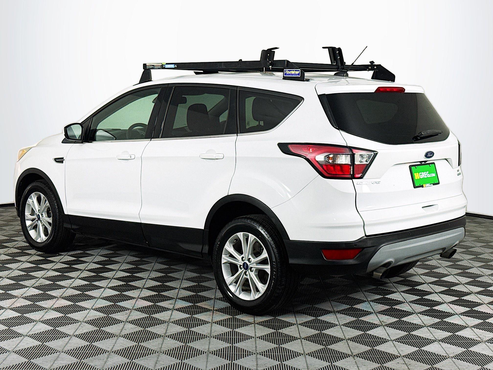 Used 2018 Ford Escape SE w/ Ford Safe & Smart Package FWD image 6