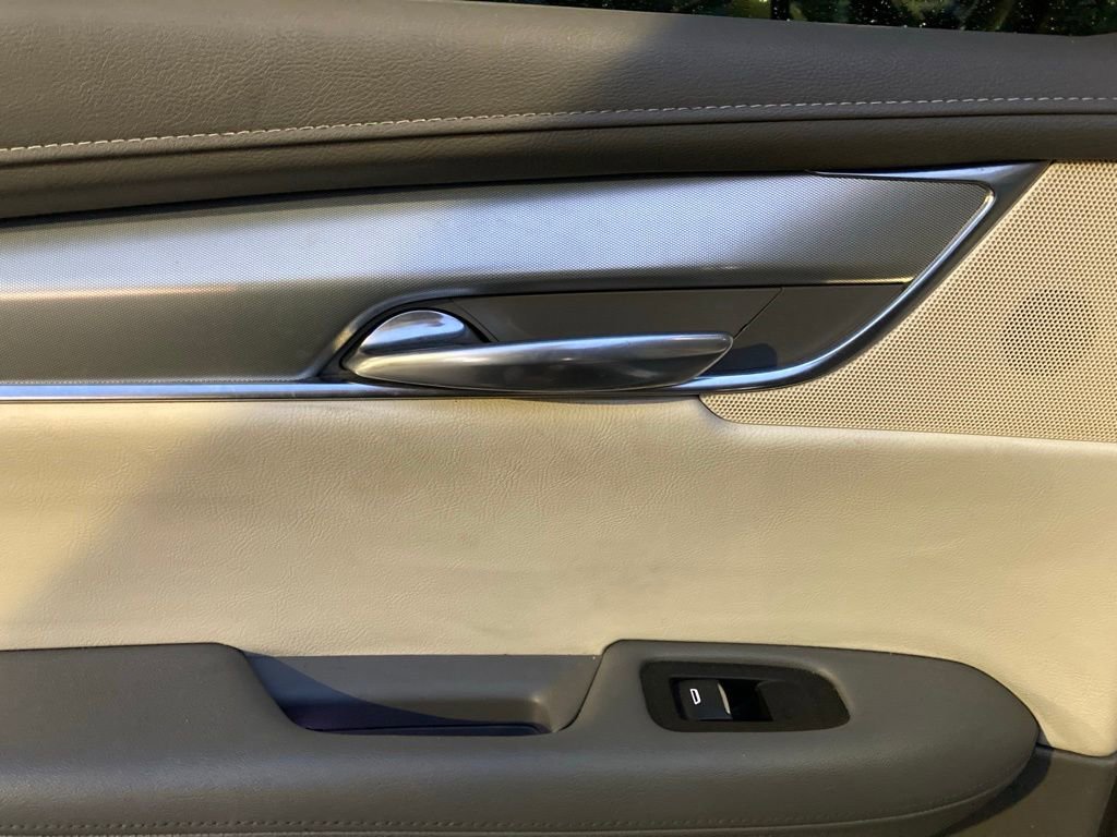 Used 2017 Cadillac XT5 Luxury w/ Driver Awareness Package image 12