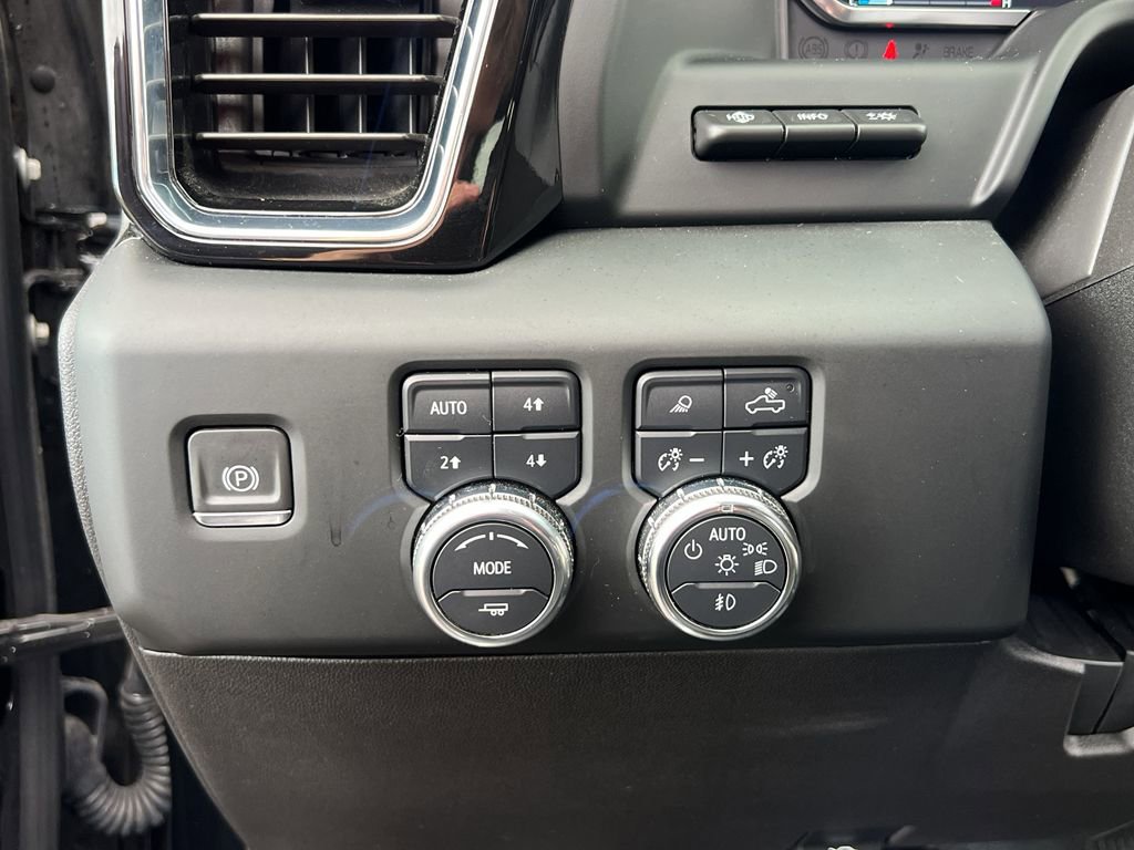 Used 2024 GMC Sierra 2500 Denali w/ Technology Package image 18