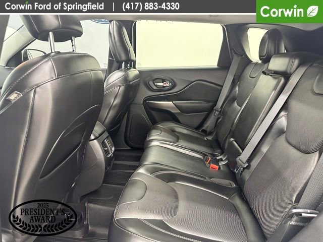 Used 2019 Jeep Cherokee Overland w/ Technology Group image 17