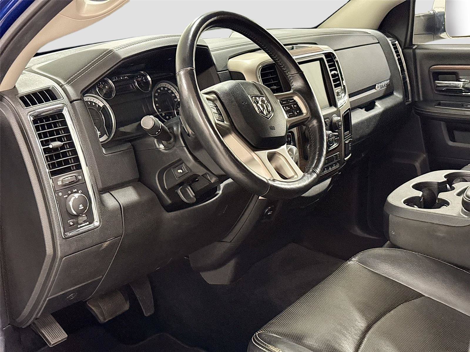 Used 2014 RAM 1500 Laramie w/ Convenience Group AWD/4WD image 25