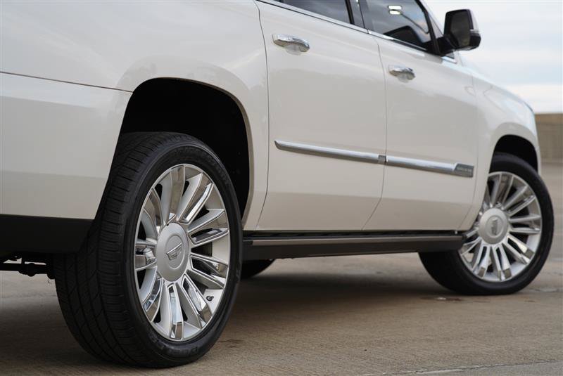 Used 2018 Cadillac Escalade ESV Platinum AWD/4WD image 20