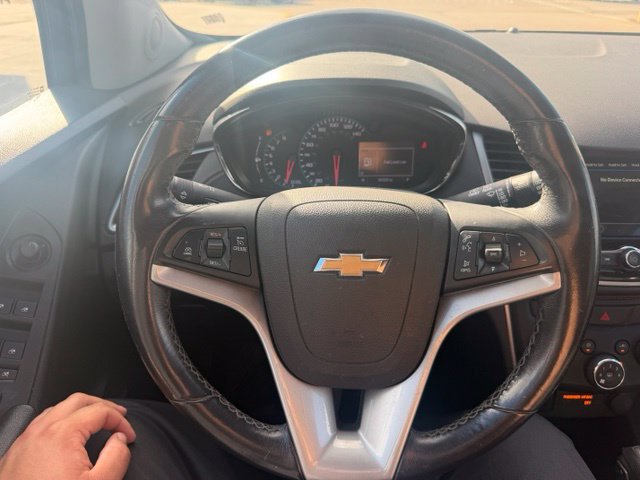 Used 2019 Chevrolet Trax LT w/ Sun & Sound Package FWD image 18