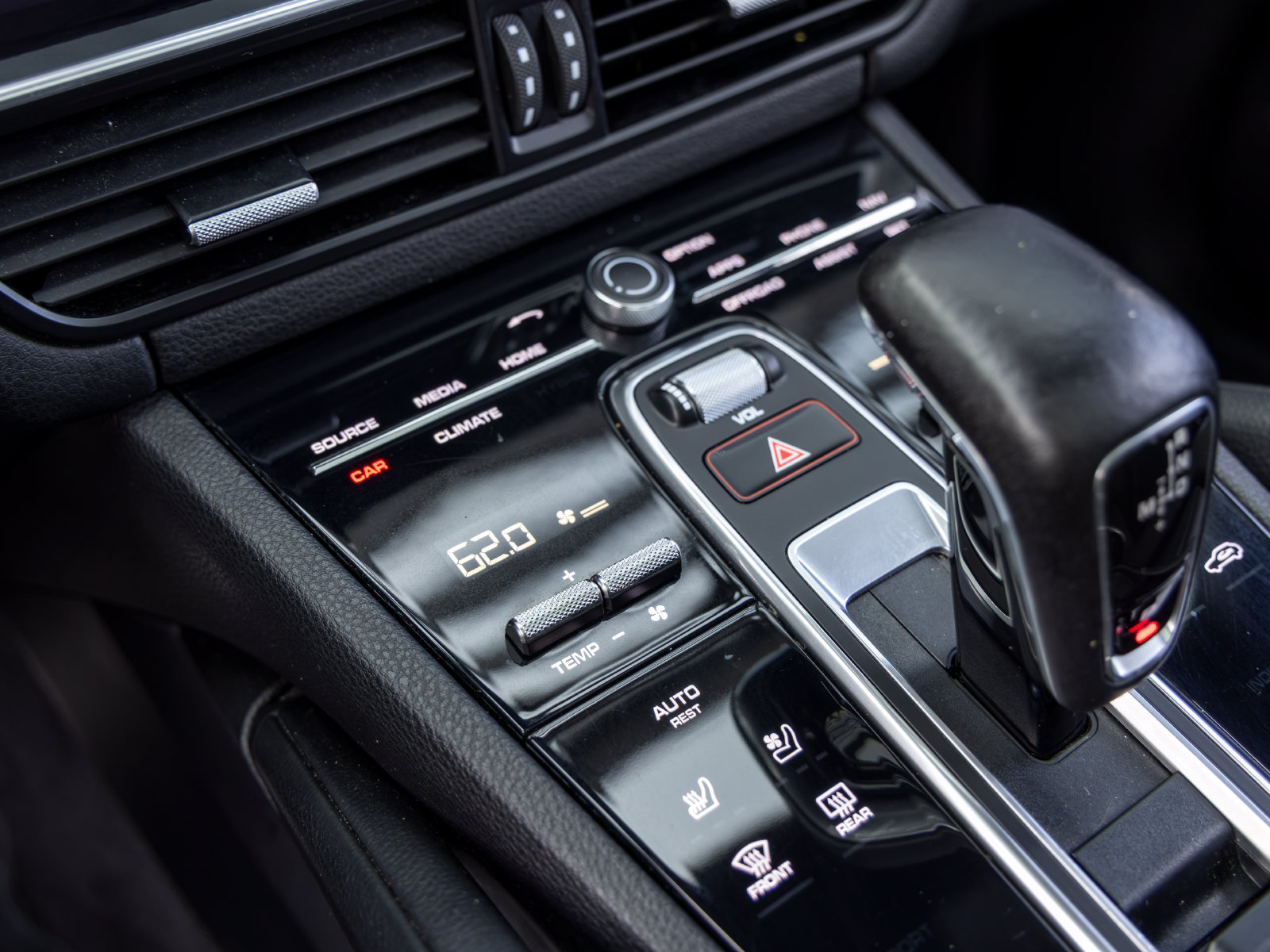 Certified 2022 Porsche Cayenne Platinum Edition AWD/4WD image 47