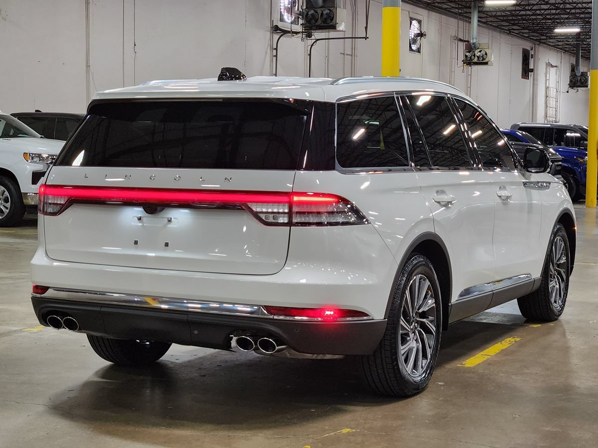 Used 2025 Lincoln Aviator 2WD image 8