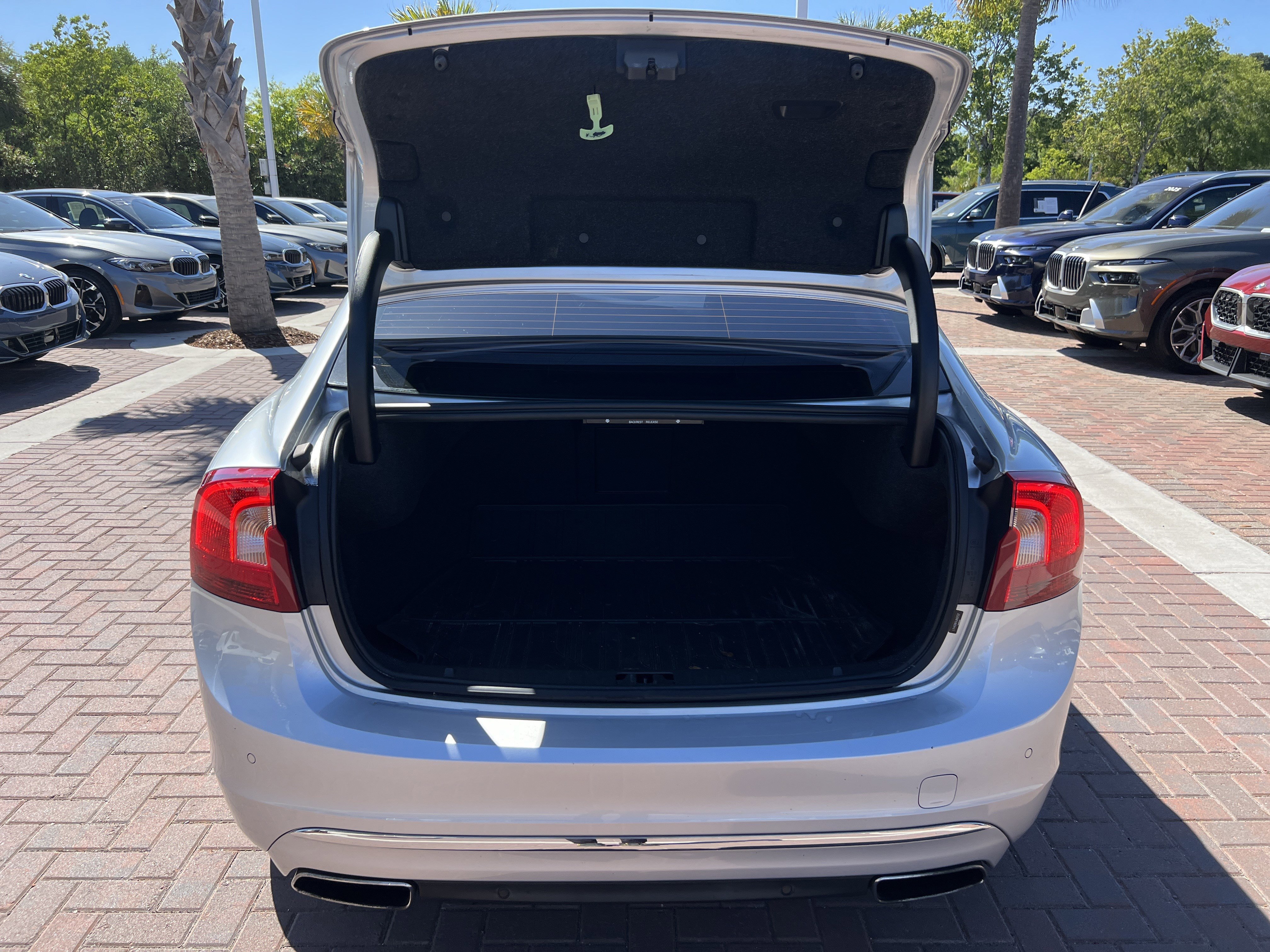 Used 2018 Volvo S60 T5 Inscription image 33