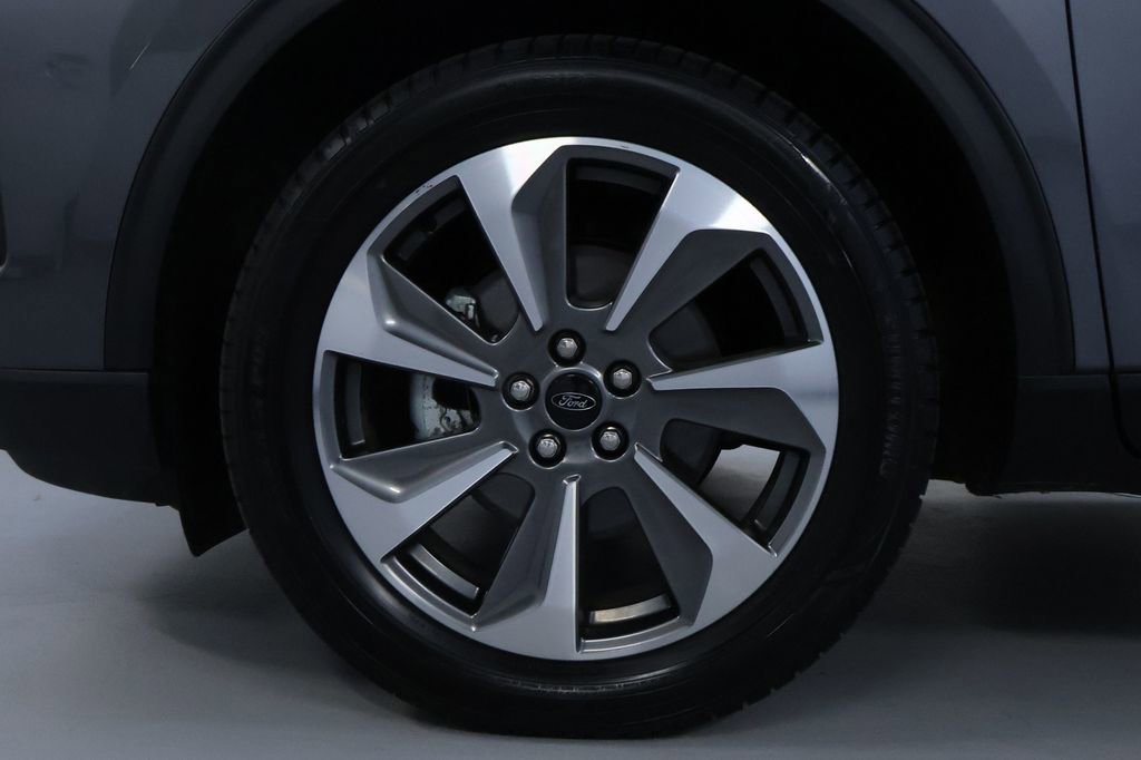 Used 2024 Ford Escape Platinum image 34