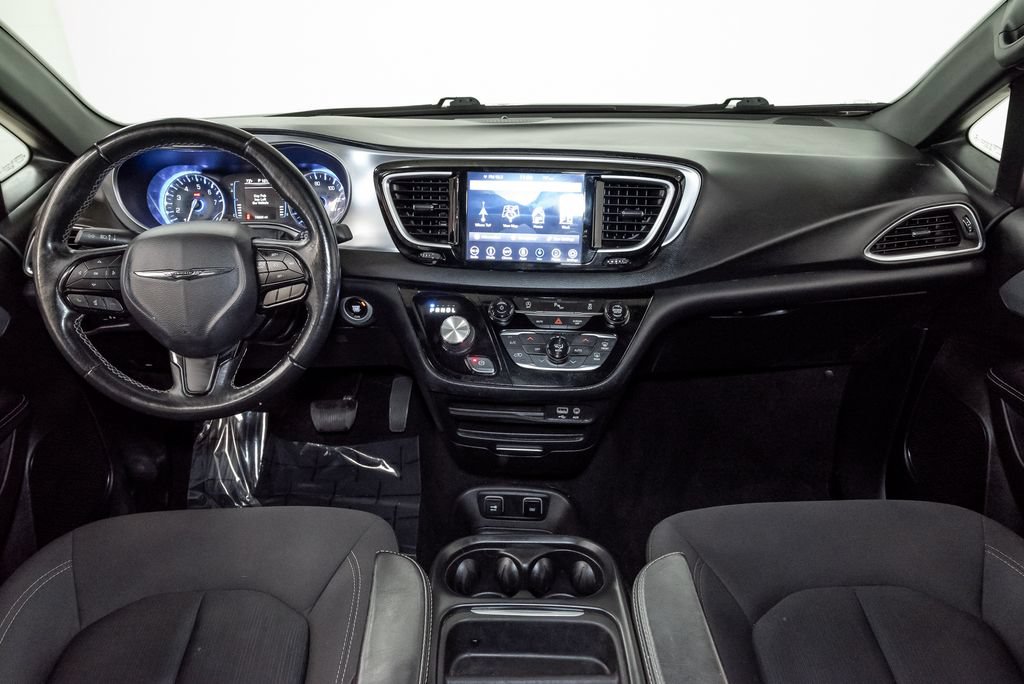 Used 2019 Chrysler Pacifica Touring Plus w/ S Appearance Package FWD image 25