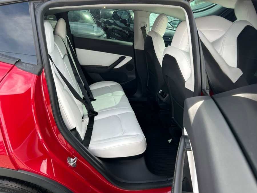 Used 2022 Tesla Model Y Performance image 42