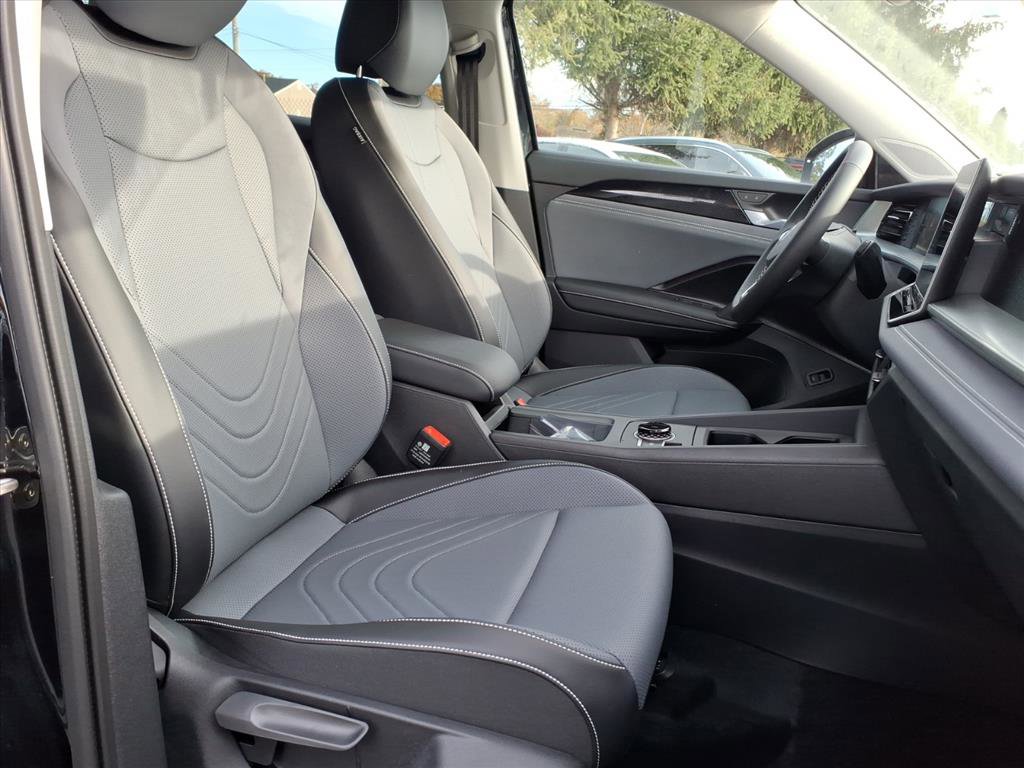 New 2025 Volkswagen Tiguan SE image 6