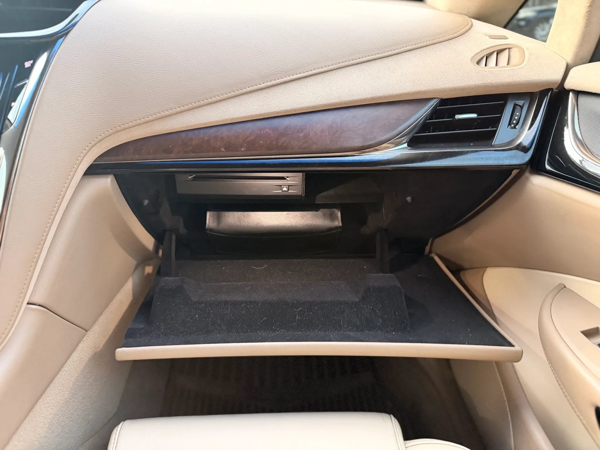 Used 2014 Cadillac ELR w/ Luxury Package FWD image 34