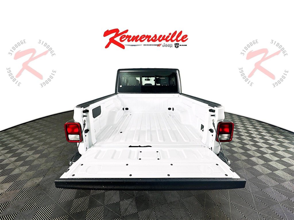 New 2025 Jeep Gladiator Sport image 15