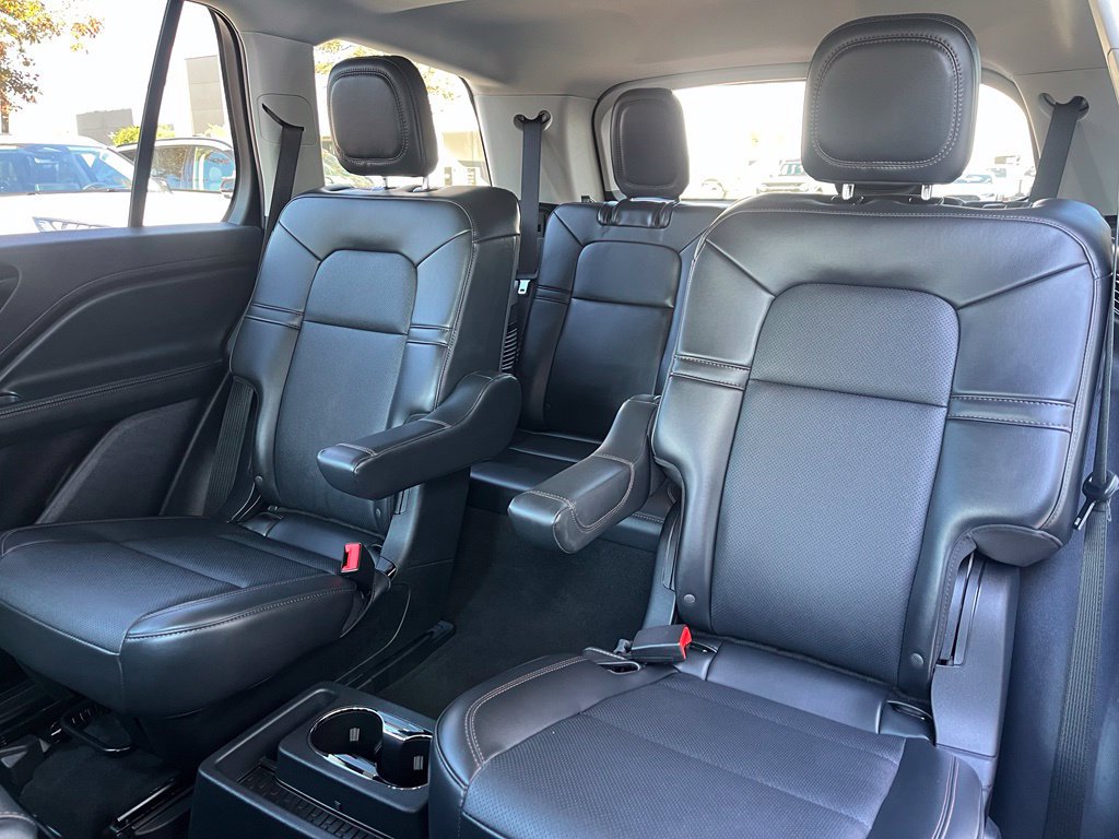 Used 2026 Lincoln Aviator AWD image 13