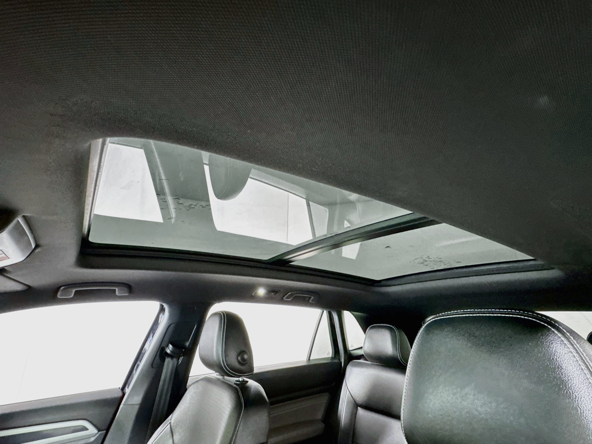 Used 2023 Volkswagen Atlas Cross Sport SEL AWD/4WD image 5