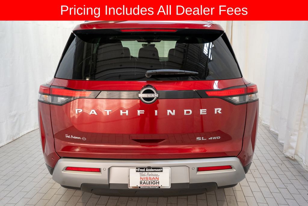 Used 2023 Nissan Pathfinder SL AWD/4WD image 4