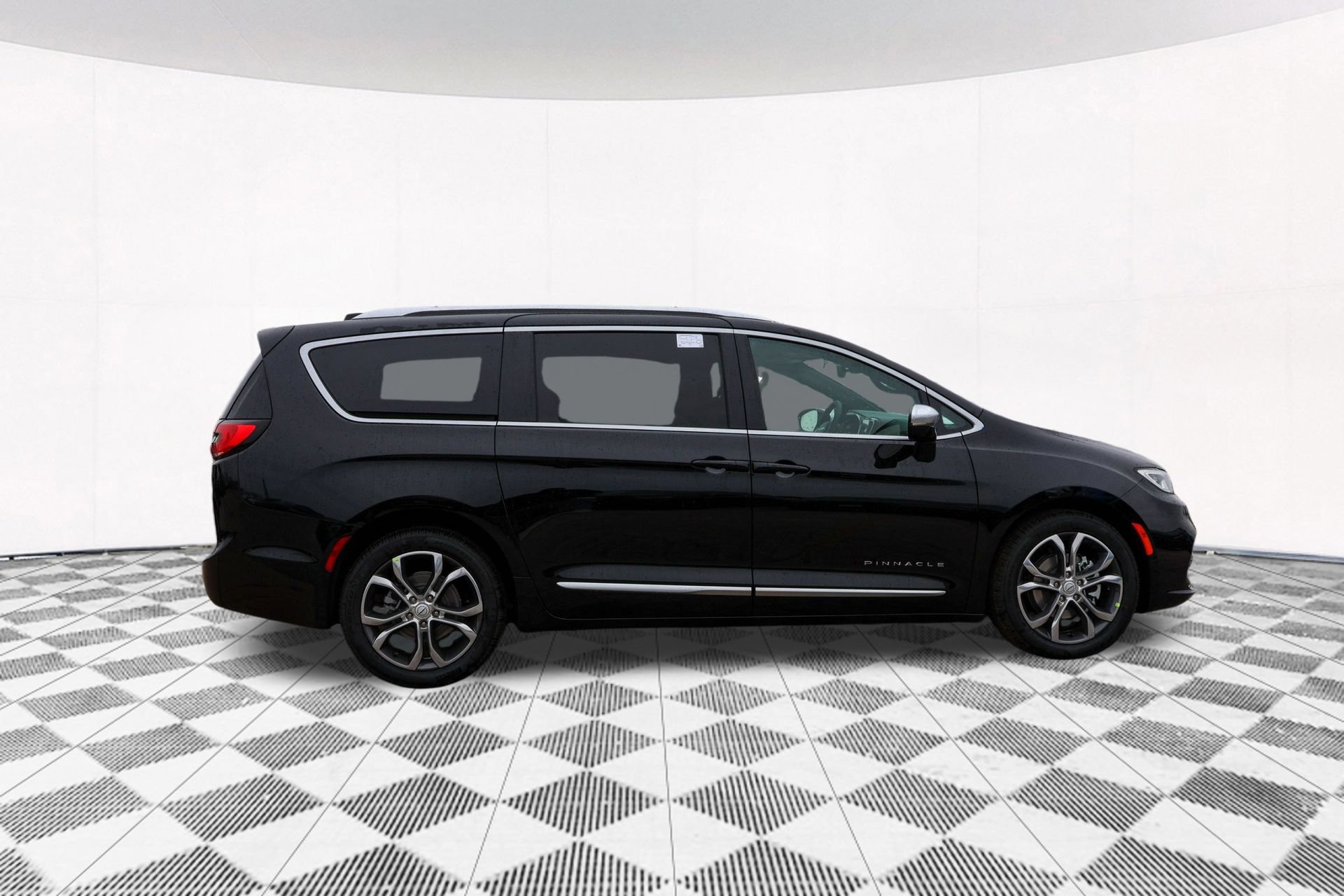 New 2026 Chrysler Pacifica Pinnacle w/ Trailer Tow Group FWD image 11