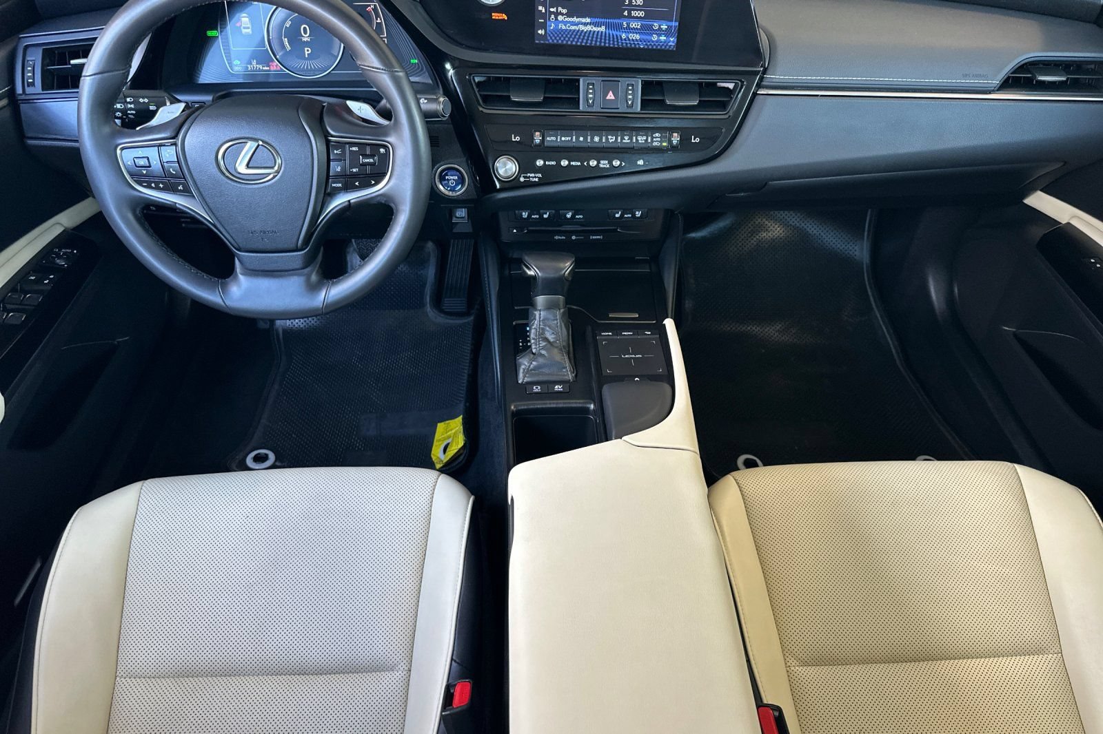 Used 2022 Lexus ES 300h w/ Premium Package FWD image 10