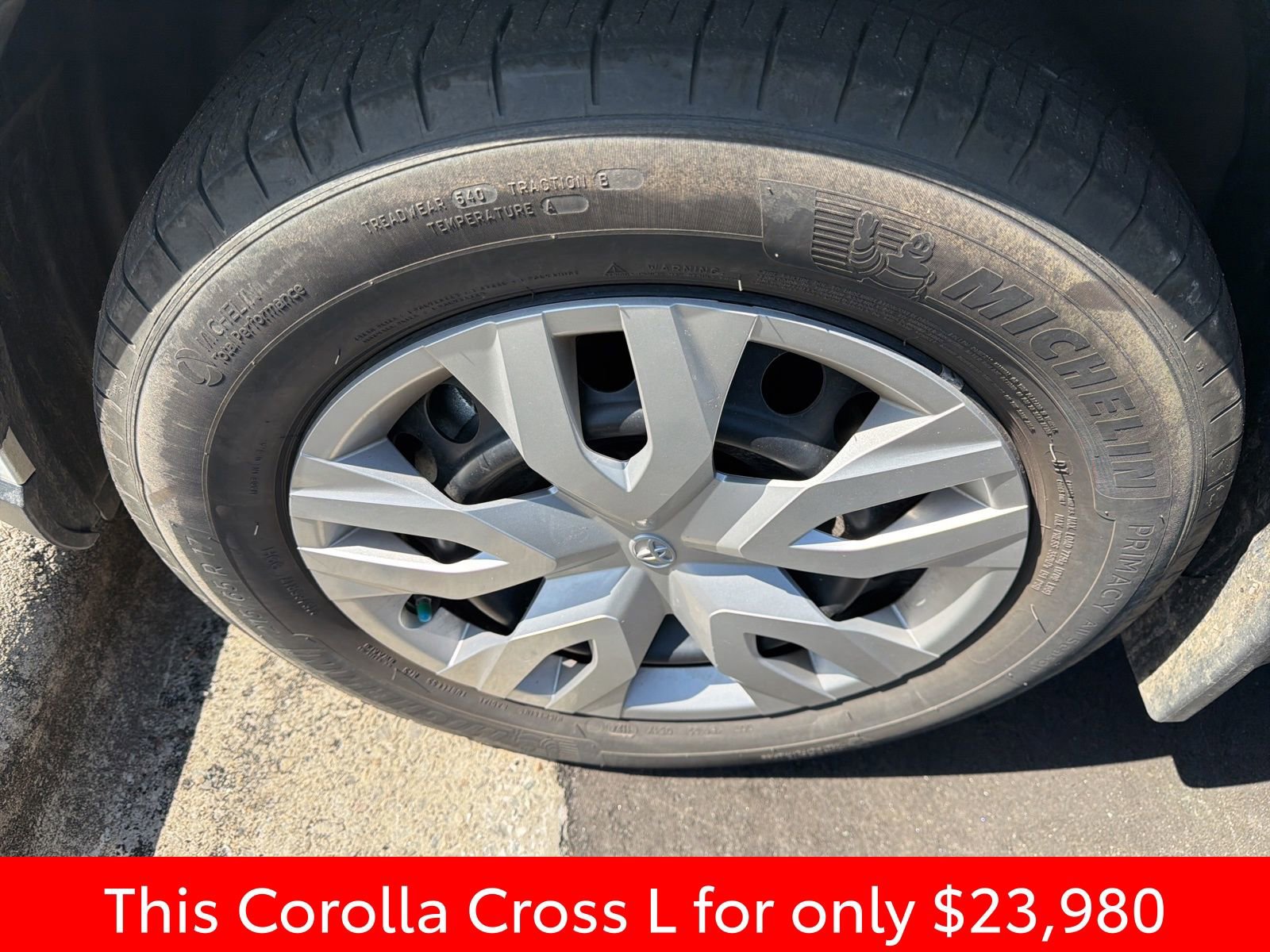 Used 2024 Toyota Corolla Cross L image 9