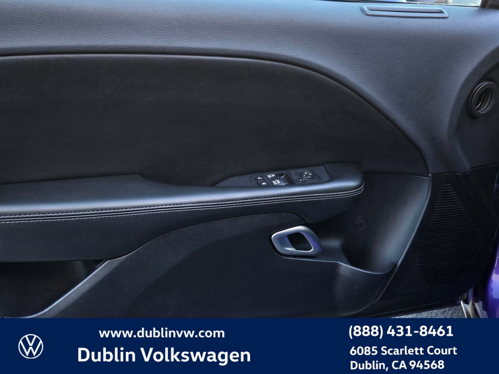 Used 2016 Dodge Challenger R/T image 10