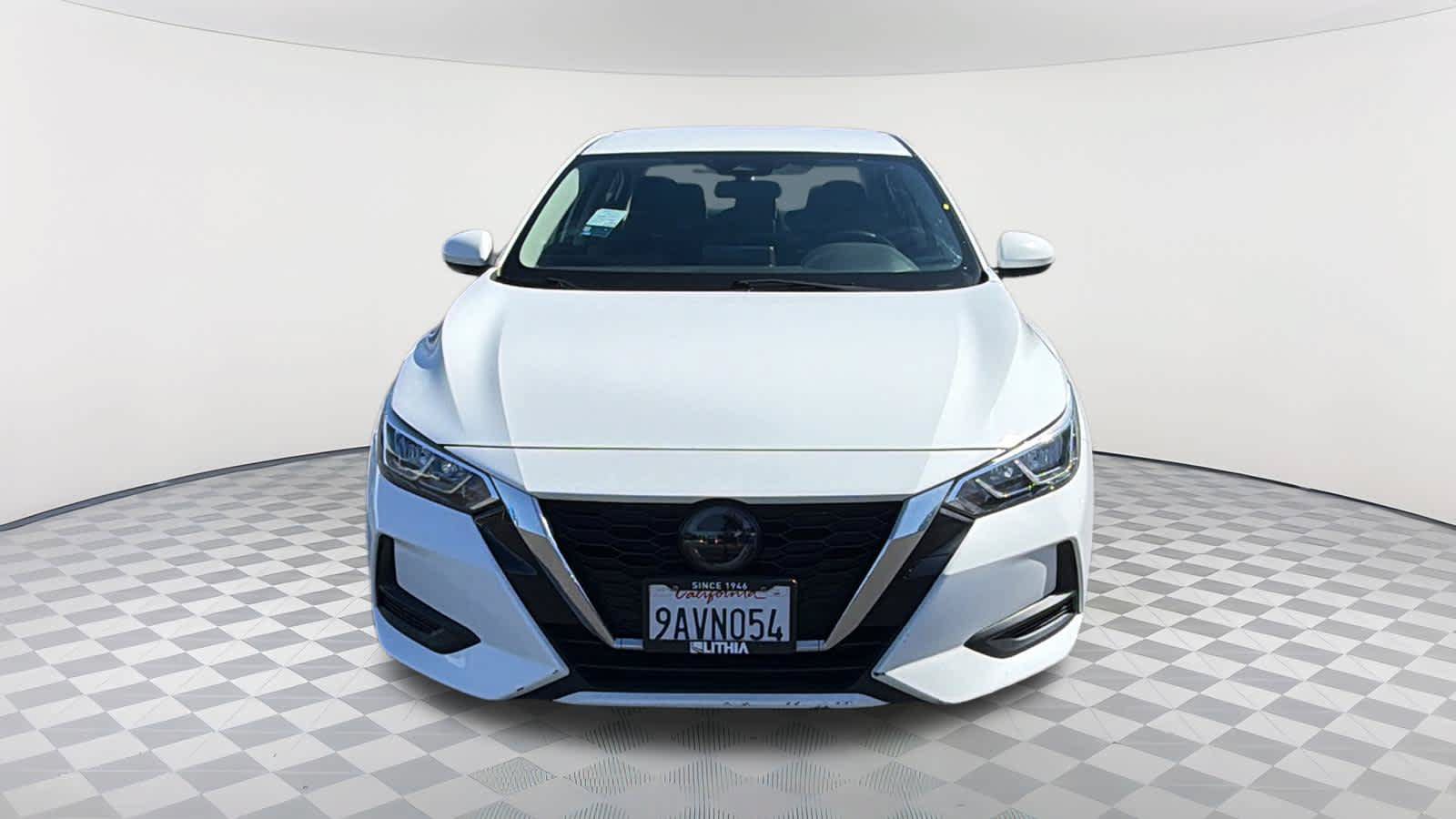 Used 2022 Nissan Sentra SV FWD image 2