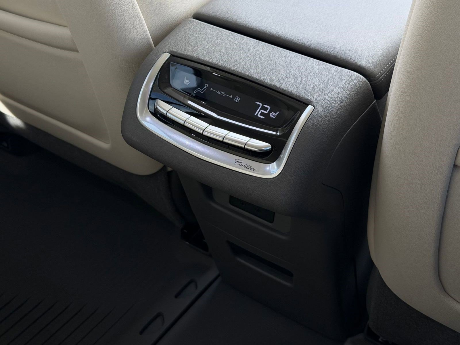 New 2025 Cadillac XT6 Premium Luxury w/ LPO, Floor Liner Package image 32