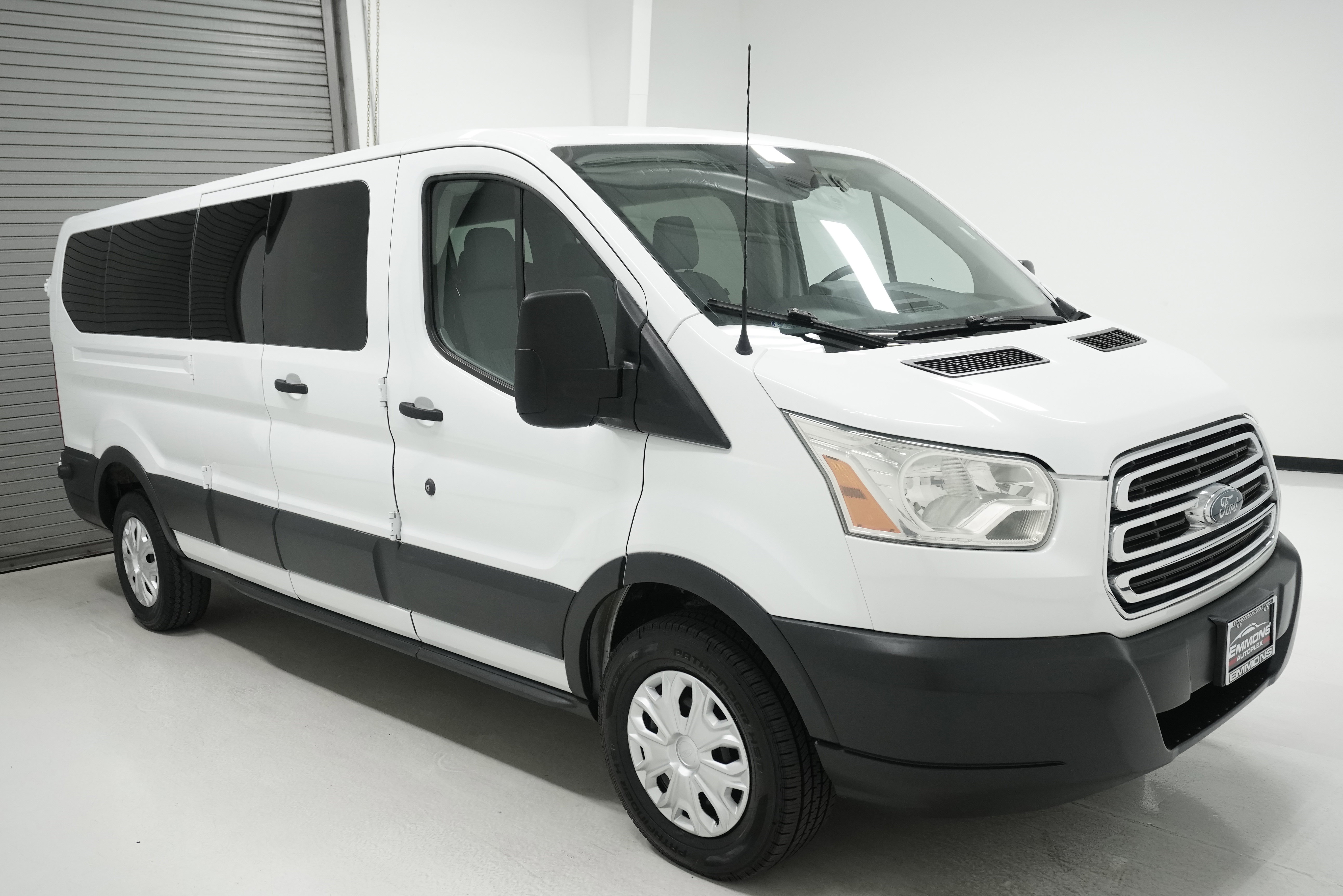 Used 2015 Ford Transit 350 XLT RWD image 2