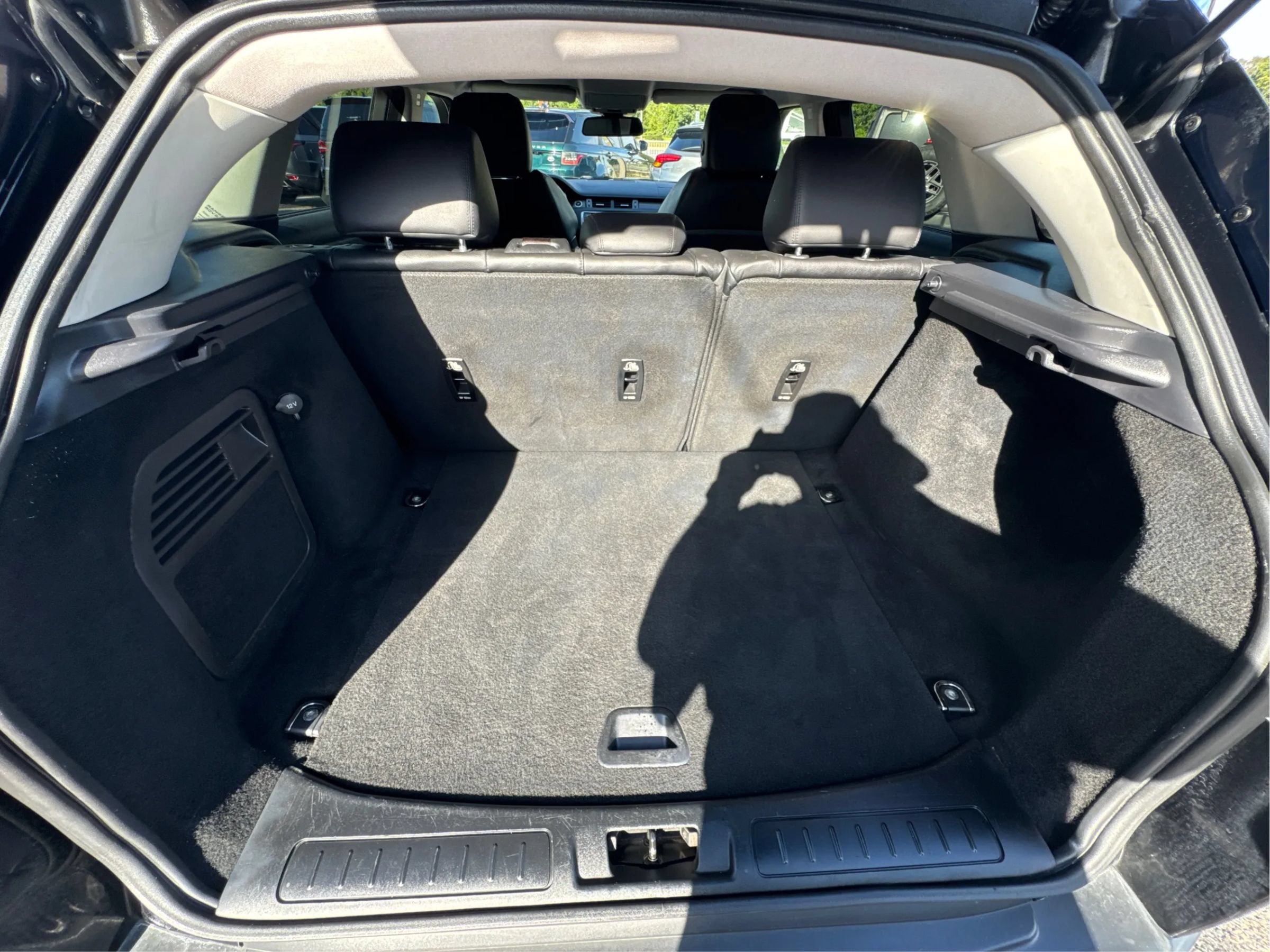 Used 2019 Land Rover Range Rover Evoque SE AWD/4WD image 21