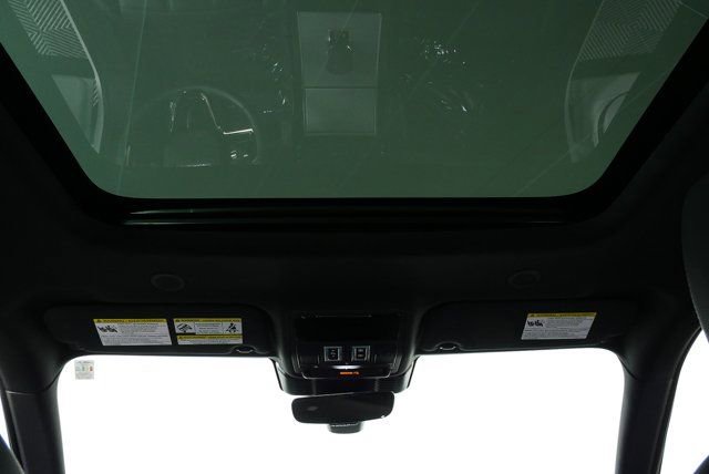 Used 2024 Land Rover Range Rover Evoque S AWD/4WD image 6