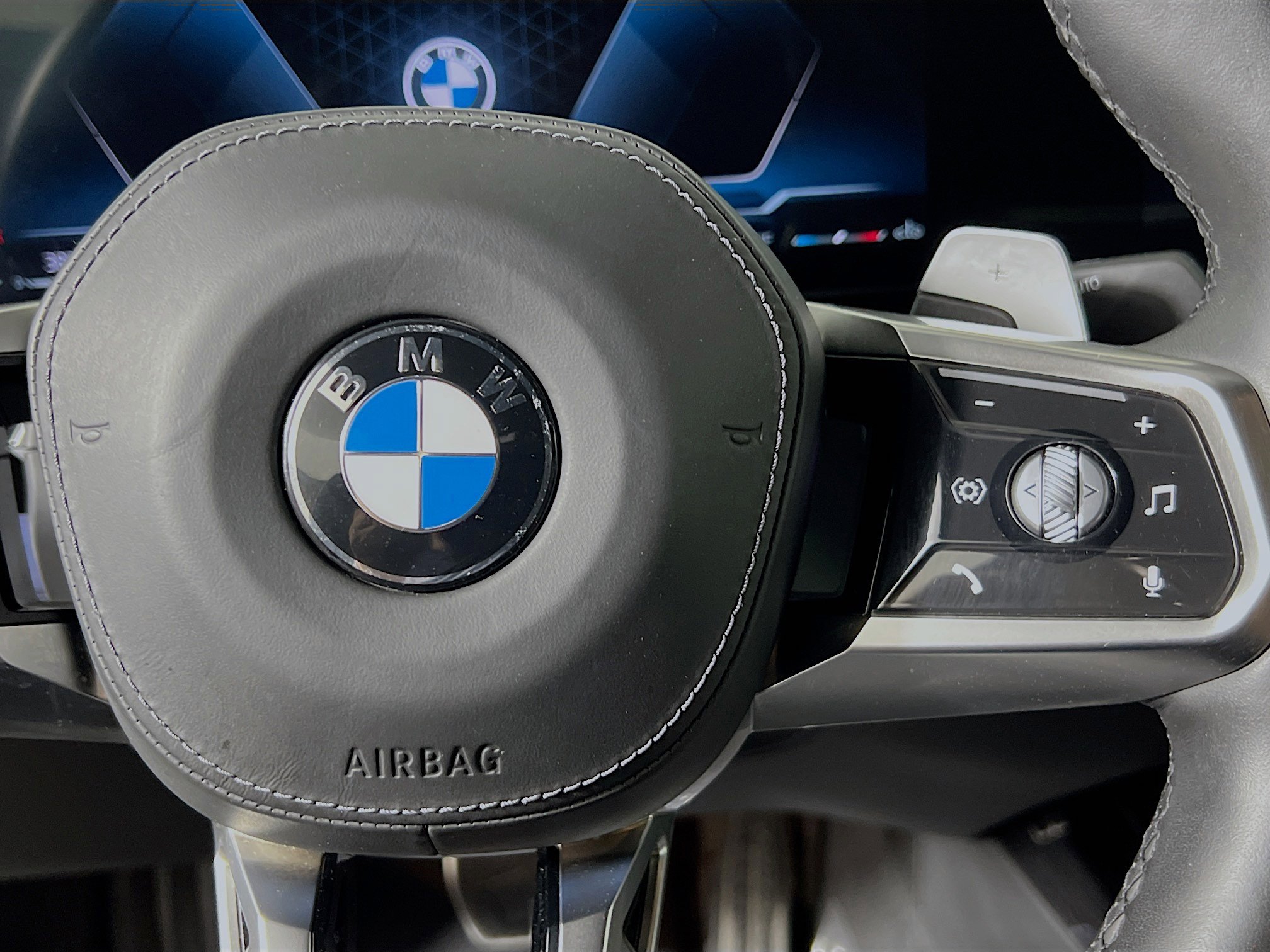 Used 2025 BMW 740i xDrive image 20