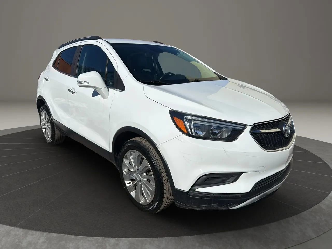 Used 2018 Buick Encore Preferred image 3