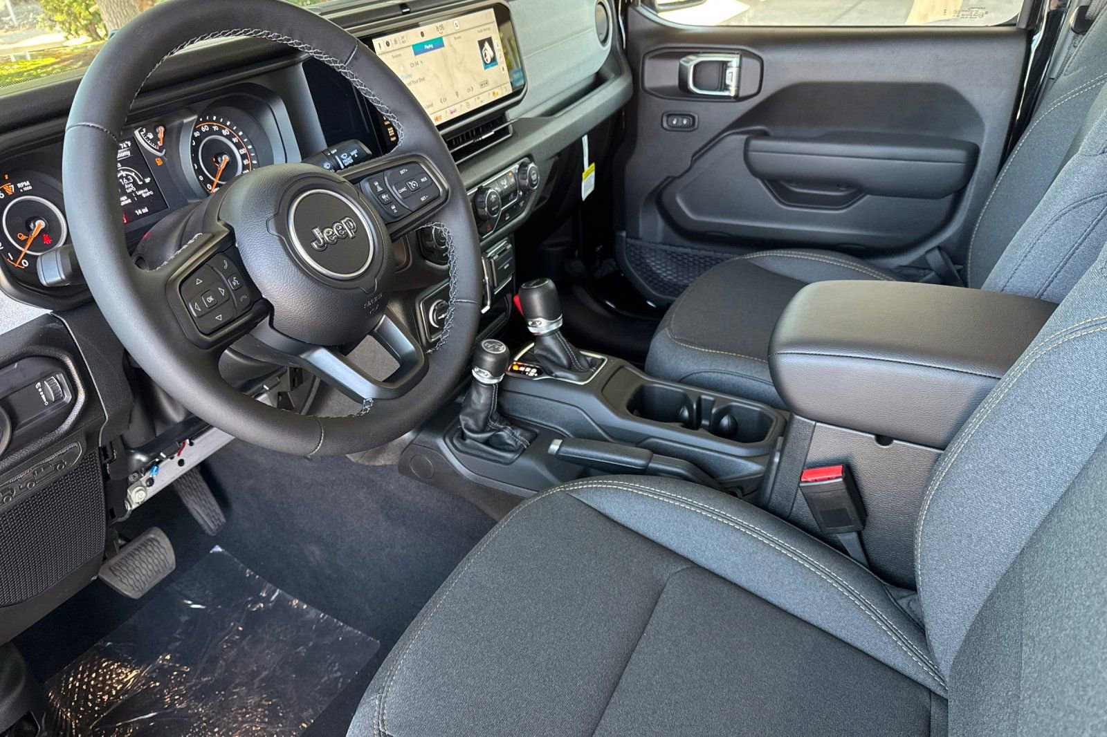 New 2025 Jeep Gladiator Sport image 9