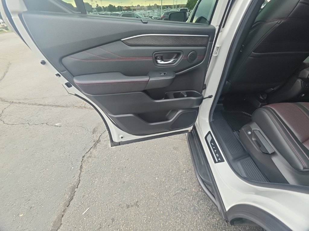 Certified 2026 Honda Pilot Black Edition image 26