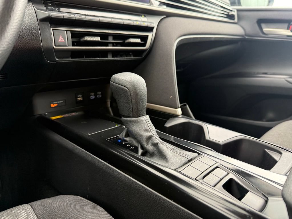 Used 2025 Toyota Camry LE FWD image 19