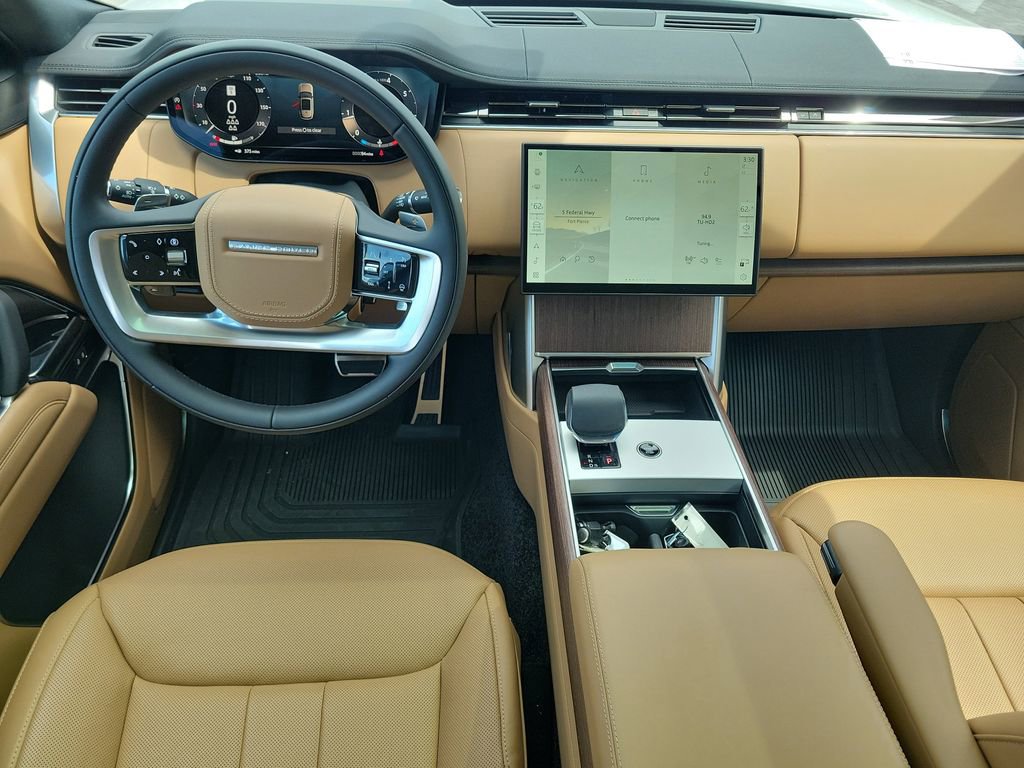 New 2026 Land Rover Range Rover Long Wheelbase SE AWD/4WD image 18