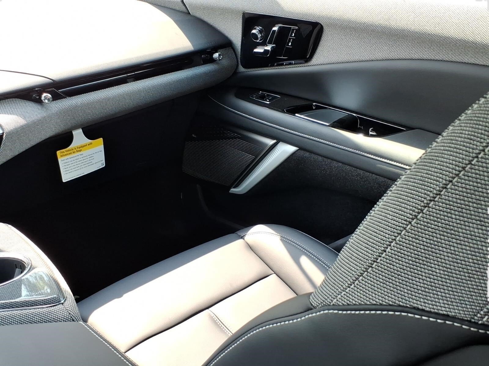 New 2027 Cadillac Optiq Sport w/ LPO, Floor Liner Package AWD/4WD image 10