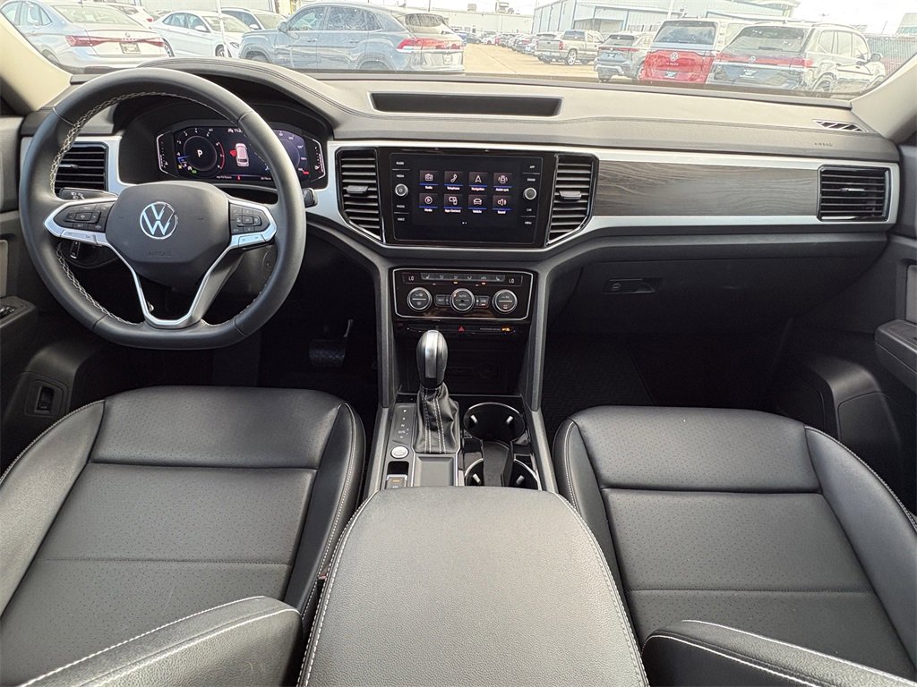 Used 2023 Volkswagen Atlas SE w/ Black Wheel Package image 26