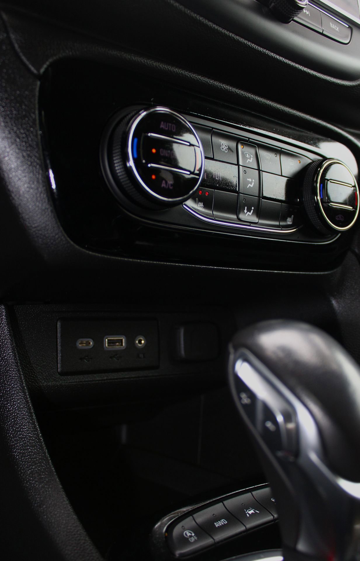 Used 2020 Buick Encore GX Select w/ Sport Touring Package image 33