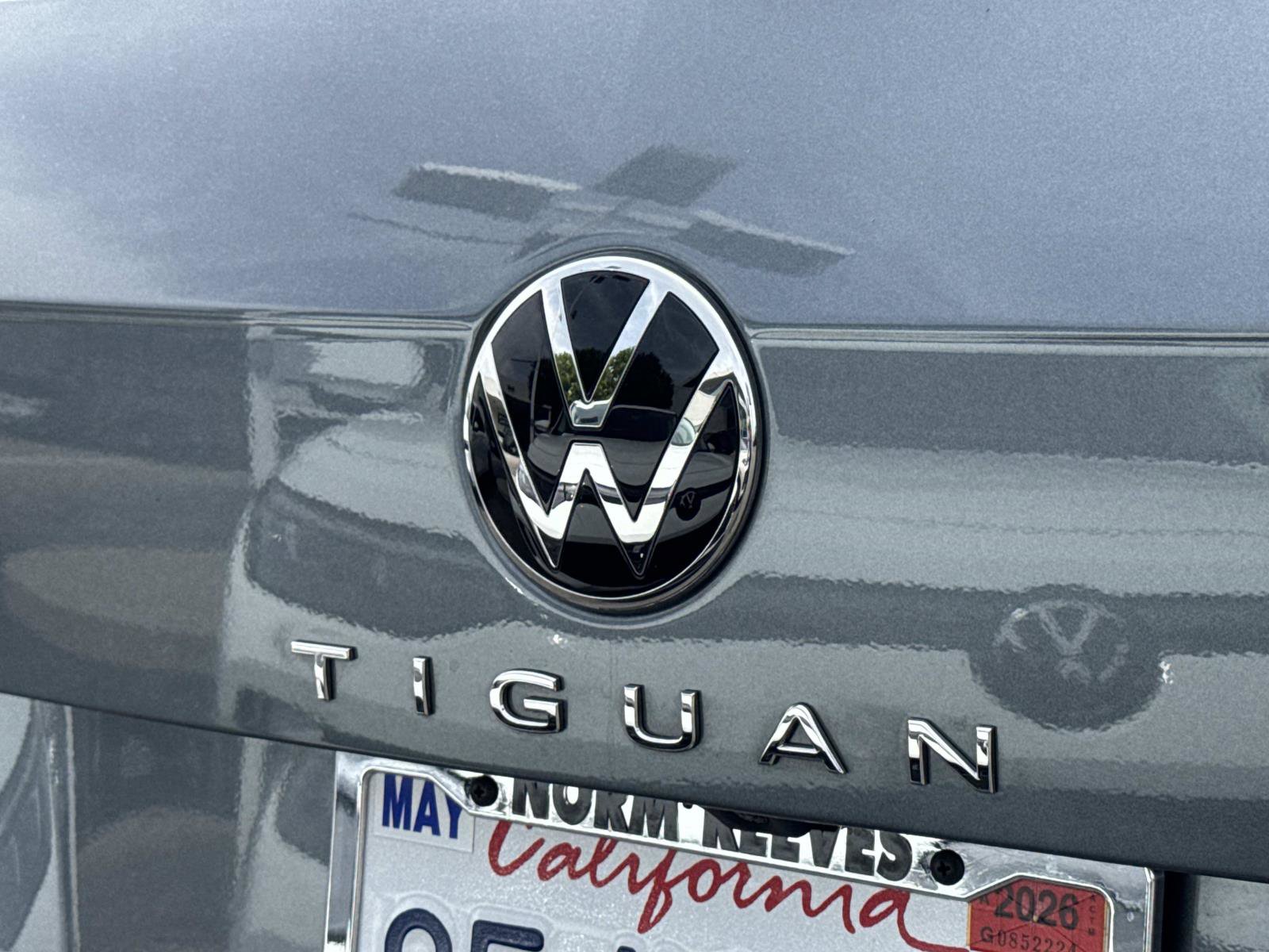Certified 2023 Volkswagen Tiguan SE R-Line image 29