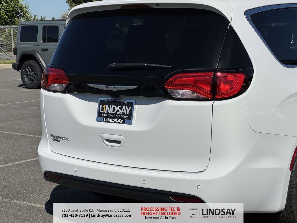 New 2027 Chrysler Pacifica LX FWD image 9